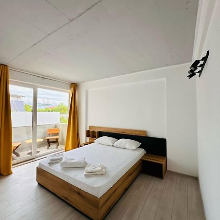 Casa Bucuria Hotel Костинещи Екстериор снимка
