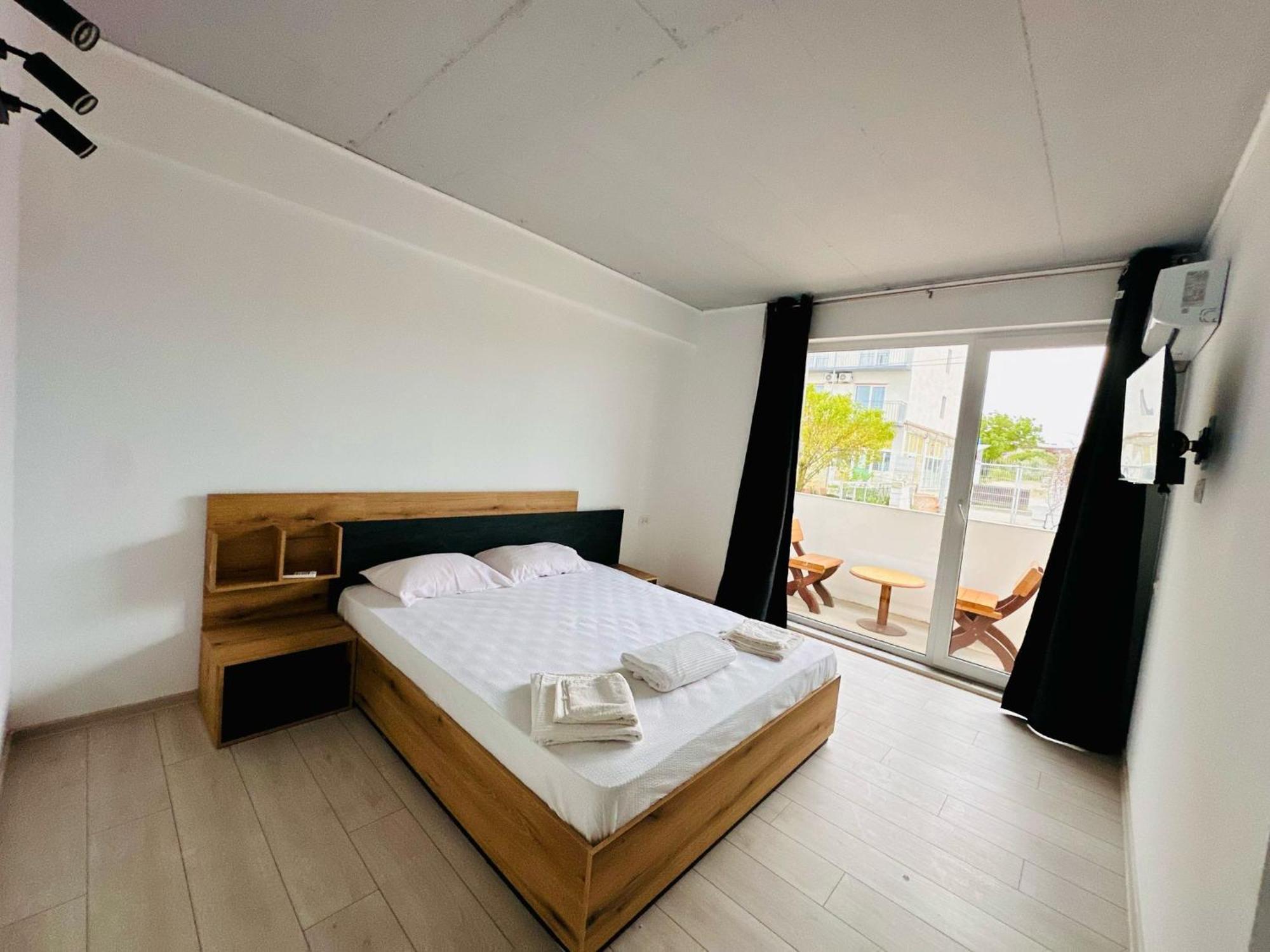Casa Bucuria Hotel Костинещи Екстериор снимка